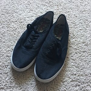 Black and white canvas shoes
